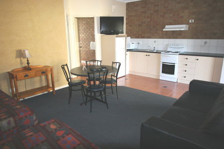 Bridges On Meninya Motel & Apartments - Carnarvon Accommodation 4
