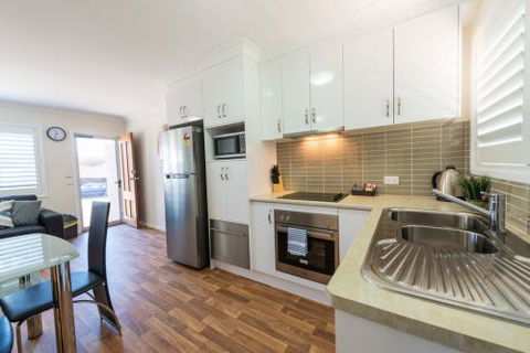 Bottletree Apartments - YWait Travel 2
