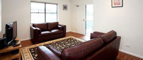 Executive Oasis Narribri Serviced Apartments - Byron Bay Accommodation 0