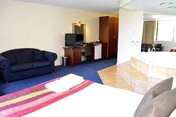 City Park Hotel - Whitsundays Tourism 12