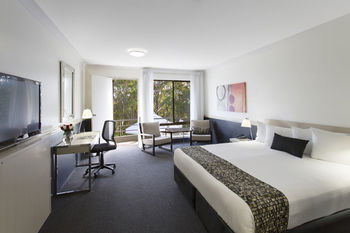 Best Western Plus Apollo International Hotel - Accommodation Australia 3