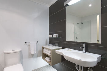 Best Western Plus Apollo International Hotel - Accommodation Australia 7