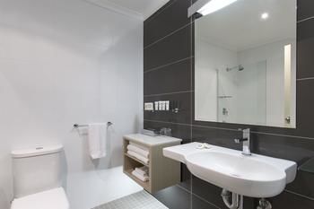 Best Western Plus Apollo International Hotel - Accommodation Australia 12