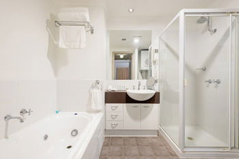 Ringwood Royale - WA Accommodation 4