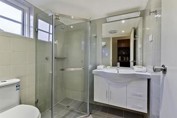 Best Western Plus Buckingham International - Accommodation Find 25