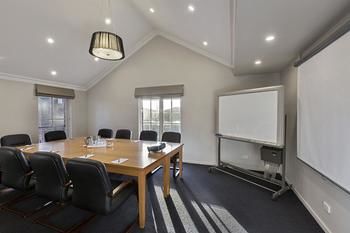Best Western Plus Buckingham International - Accommodation Find 31