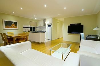 Best Western Plus Buckingham International - Accommodation Find 40