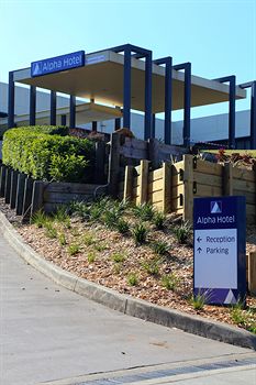 Alpha Hotel Eastern Creek - Whitsundays Tourism 6