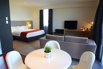 Alpha Hotel Eastern Creek - Whitsundays Tourism 16