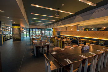 Alpha Hotel Eastern Creek - Whitsundays Tourism 24