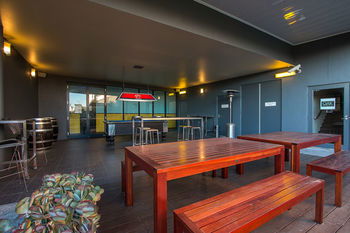 Alpha Hotel Eastern Creek - Whitsundays Tourism 26