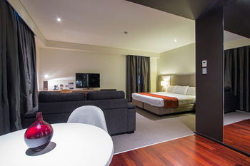 Alpha Hotel Eastern Creek - Whitsundays Tourism 27