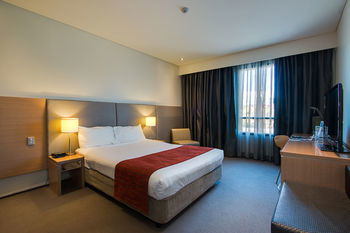 Alpha Hotel Eastern Creek - Whitsundays Tourism 29