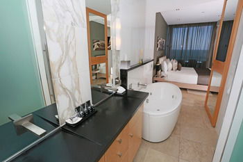 Oceans Mooloolaba - YWait Travel 3