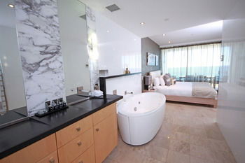 Oceans Mooloolaba - YWait Travel 17