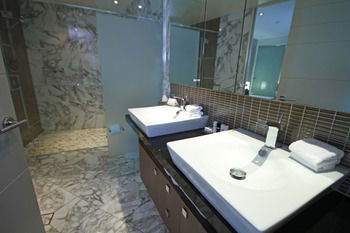 Oceans Mooloolaba - YWait Travel 21
