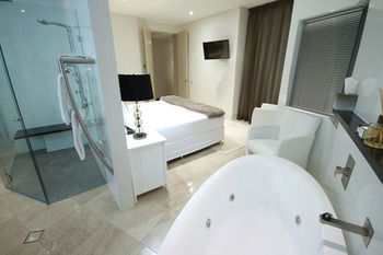 Oceans Mooloolaba - YWait Travel 31