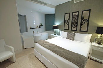 Oceans Mooloolaba - YWait Travel 33