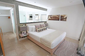 Oceans Mooloolaba - YWait Travel 36
