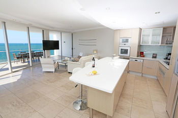 Oceans Mooloolaba - YWait Travel 40