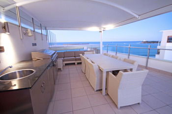 Oceans Mooloolaba - YWait Travel 42