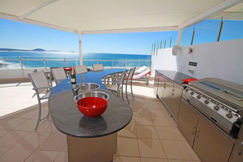 Oceans Mooloolaba - YWait Travel 43