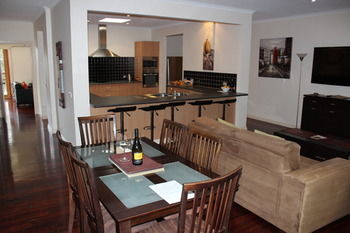 Yering Gorge Cottages By The Eastern Golf Club - Holiday Sydney 22
