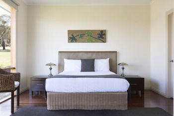 Yering Gorge Cottages By The Eastern Golf Club - Holiday Sydney 32