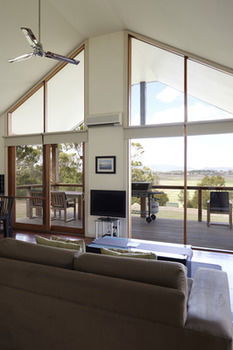 Yering Gorge Cottages By The Eastern Golf Club - Holiday Sydney 33