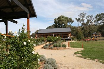 Yering Gorge Cottages By The Eastern Golf Club - Holiday Sydney 4