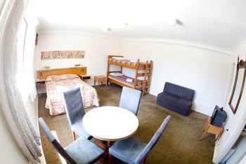 Manly Oceanside - YWait Travel 8
