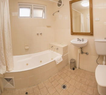 Manly Oceanside - YWait Travel 31