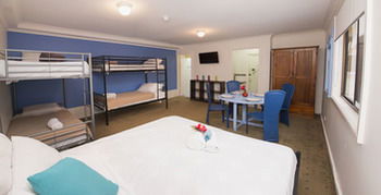 Manly Oceanside - YWait Travel 42