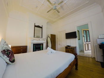 Manly Oceanside - YWait Travel 86