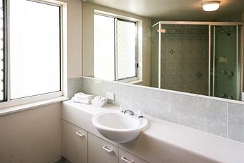 Dockside Mooloolaba - YWait Travel 10