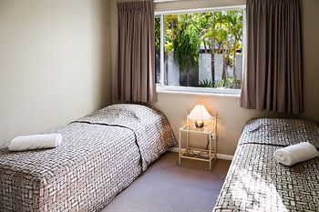 Dockside Mooloolaba - YWait Travel 11