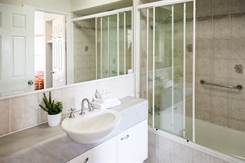 Dockside Mooloolaba - YWait Travel 19