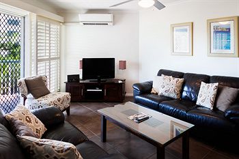 Dockside Mooloolaba - YWait Travel 33