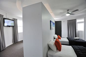 The Lakes Hotel - Casino Accommodation 6