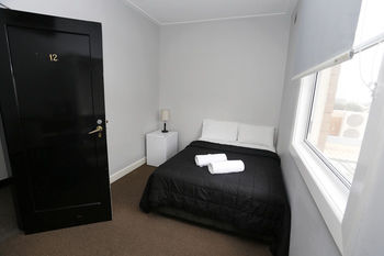 The Lakes Hotel - Casino Accommodation 8