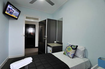 The Lakes Hotel - Casino Accommodation 11