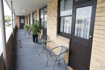 The Lakes Hotel - Casino Accommodation 14