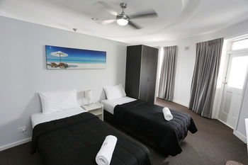 The Lakes Hotel - Casino Accommodation 20