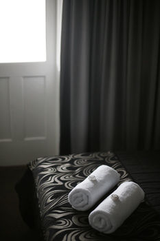 The Lakes Hotel - Casino Accommodation 28