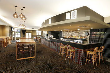 The Lakes Hotel - Casino Accommodation 48