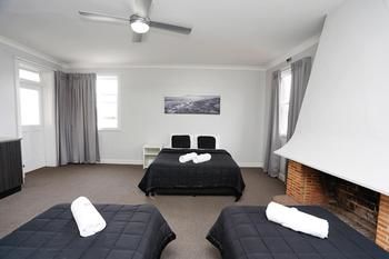 The Lakes Hotel - Casino Accommodation 56