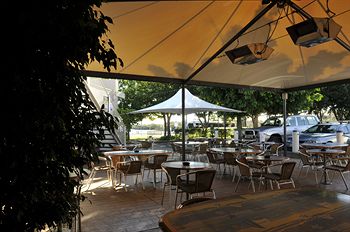The Bayview Hotel - YWait Travel 0