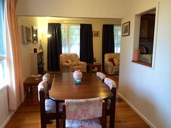 Australian Home Away @ Doncaster Grange Park - WA Accommodation 11