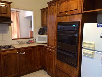 Australian Home Away @ Doncaster Grange Park - WA Accommodation 12