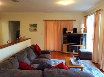Australian Home Away @ Doncaster Grange Park - WA Accommodation 14